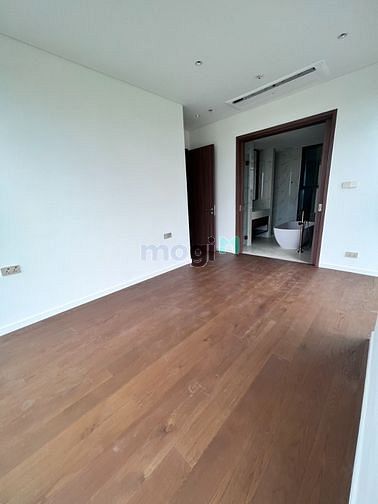 Hình ảnh Cho thuê 2PN CREST Nội Thất cơ bản, tầng cao giá tốt 9/2023