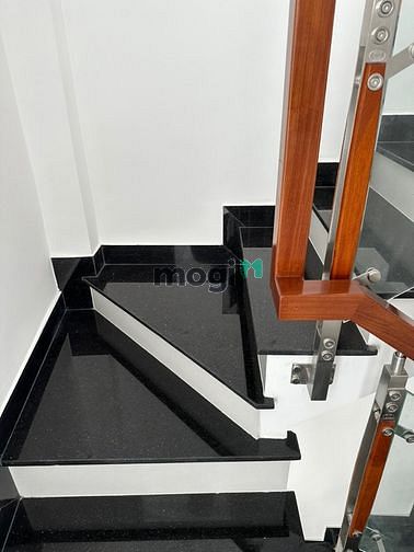 Hình ảnh Nhà mới xây công năng đầy đủ Giáp Phú Nhuận - Nguyễn Trung Trực P6 BT