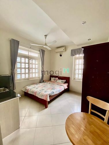 Hình ảnh STUDIO 2 cửa sổ trời thoáng full NT ngay ĐH Greenwich, Hoàng Hoa Thám