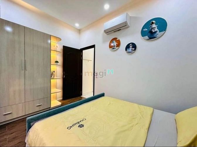 Hình ảnh KẸT TIỀN BÁN GẤP nhà đường Trần Hưng Đạo Q1 59m2 chỉ 2 tỷ580 SHR