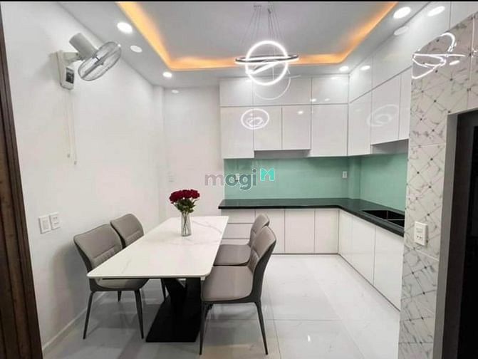 Hình ảnh KẸT TIỀN BÁN GẤP nhà đường Trần Hưng Đạo Q1 59m2 chỉ 2 tỷ580 SHR