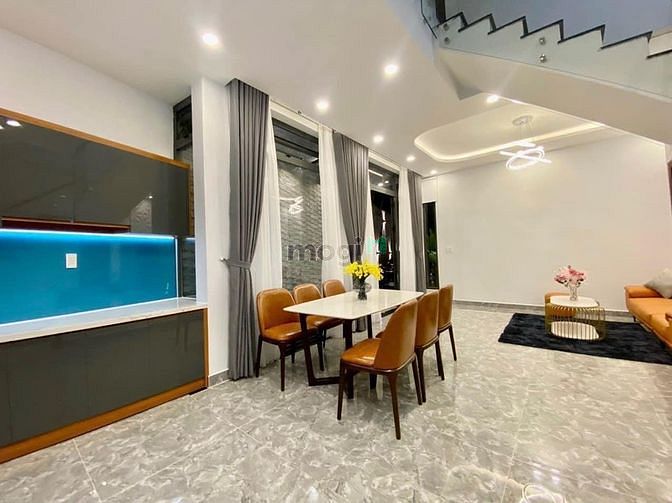 Hình ảnh Bán nhà 50m2 kèm nội thất, Giá 1 tỷ 740, Đường Phạm Văn Chí, Quận 6