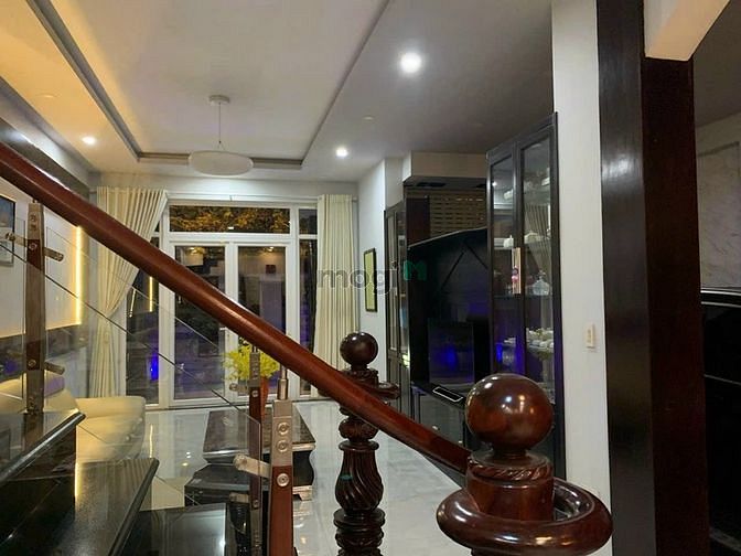 Hình ảnh Biệt thự đẹp quận 7, đường 12m, 7*30, 16,8 tỷ.