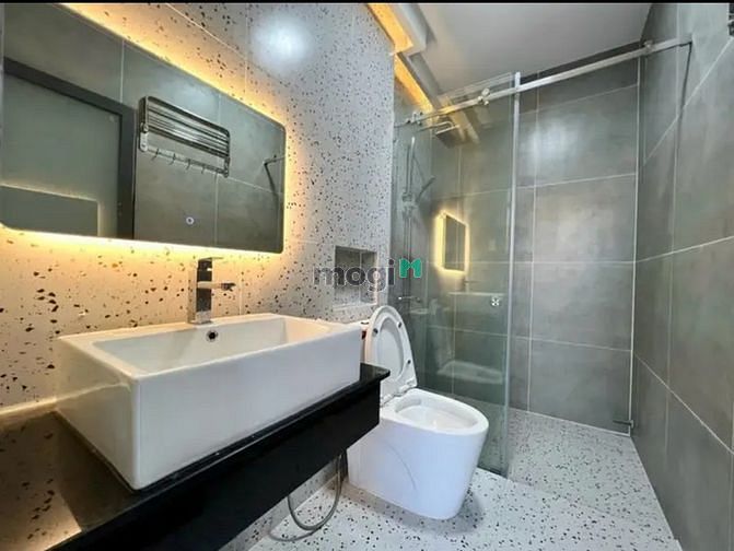 Hình ảnh CHỐT LIỀN TAY nhà Lãnh Bình Thăng Q11 57m2 chỉ 2tỷ8 SHR