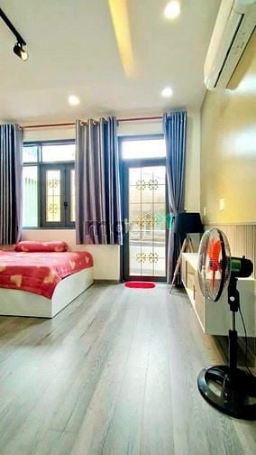 Hình ảnh Hoàng Hoa Thám - 34m2 - 2 tầng - giá nhỉnh 4 tỷ.