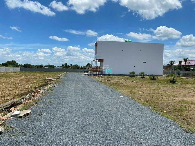 Hình ảnh Bán Nền Đất 3 Mặt Tiền 143m² Ngay UBND Xã Long Cang, Chợ, SHR 1ty8 tl