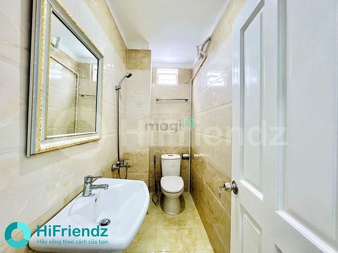 Hình ảnh CHDV studio cửa sổ mặt tiền Nguyễn Công Trứ- Q1/ Thang máy, hầm xe