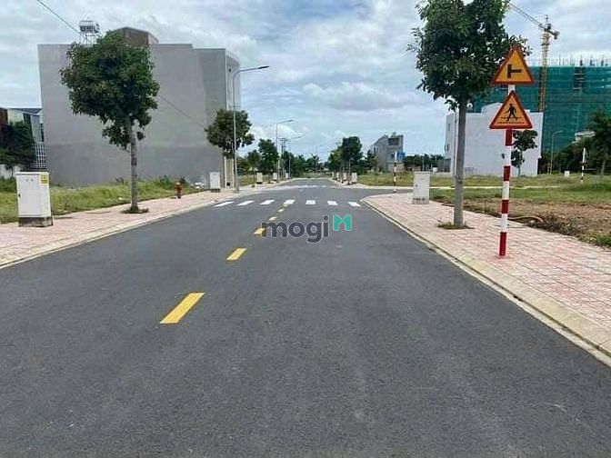 Hình ảnh Chuyển chỗ ở tôi bán gấp đất 100m2 chỉ 2.95ty-SHR-full TC-MT Tây Hoà