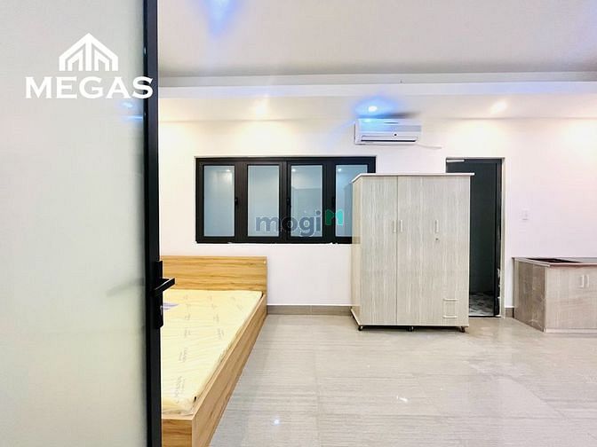 Hình ảnh Căn Hộ Luxury - Full Nội Thất - Ban Công Ngay Cầu Tham Lương