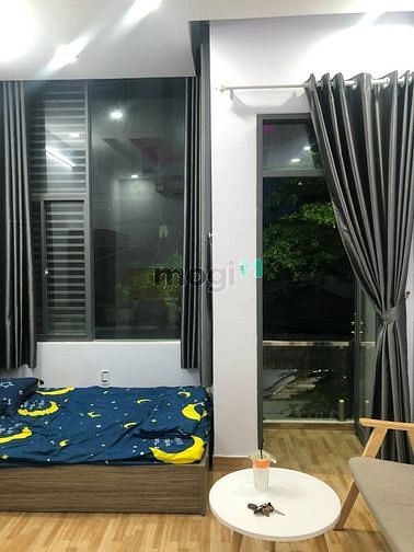 Hình ảnh Ban Công Riêng, Full Nội Thất. Ngay Etown - Cộng Hoà, Tân Bình. Ở Ngay