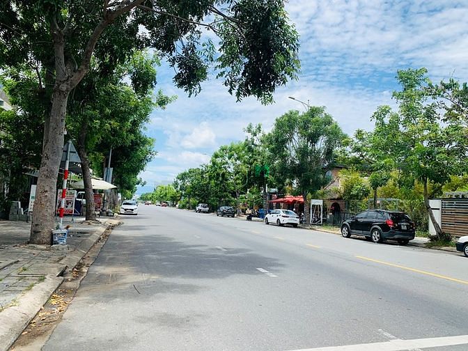 Hình ảnh Cho thuê lô đất MT đường Bùi Tá Hán, Nam Việt Á - 10tr/tháng