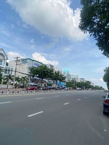 Hình ảnh Bán nhà MTKD Tên Lửa, Bình Tân. Dt:4,5x20m, giá 22 tỷ.khu TÊN Lửa