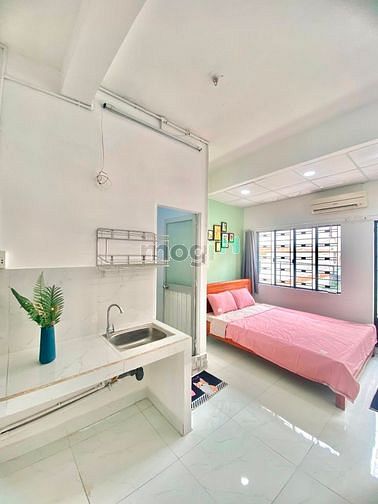 Hình ảnh Siêu Phẩm Studio Bancol Cửa Sổ Lớn Cực Thoáng Mát - Ngay Ngã 5
