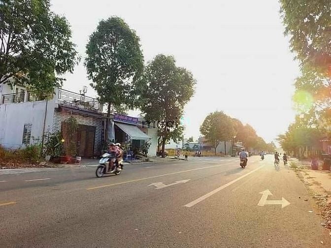 Hình ảnh Bán nhanh nên để lại giá rẻ - gấp 450m2 đất đối diện chợ. Ngay KCN lớn