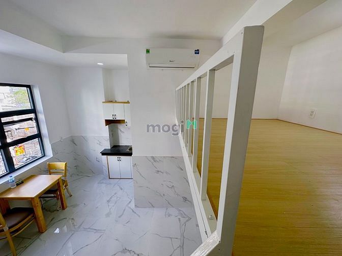 Hình ảnh Duplex gác không đụng đầu cửa sổ dành cho sinh viên ở 4 người