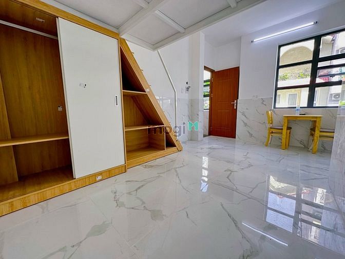 Hình ảnh Duplex gác không đụng đầu cửa sổ dành cho sinh viên ở 4 người