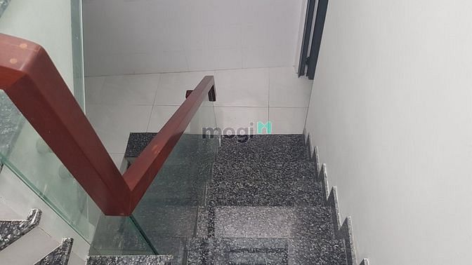 Hình ảnh Nhà Phan Văn Trị, P11, mới, 1 lửng, 2 lầu, sân thượng, 3pn, 4WC, 15tr