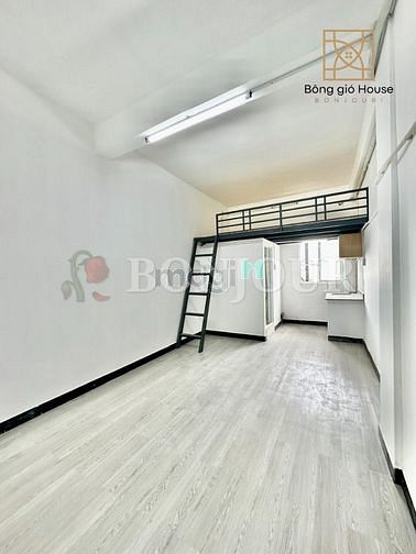 Hình ảnh cho thuê duplex mới toanh, cửa sổ thoáng mát.