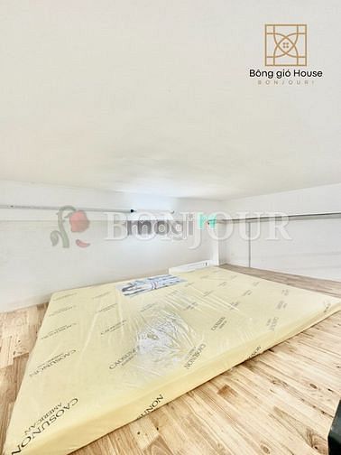 Hình ảnh cho thuê duplex mới toanh, cửa sổ thoáng mát.