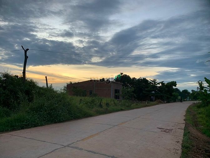 Hình ảnh Bán đất có sẵn thổ cư, view suối mát mẻ, giá rẻ 250tr.