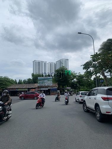 Hình ảnh Đất trống 120m2 cho thuê MBKD giá 25 Triệu đối diện CC The Sun Aven Q2