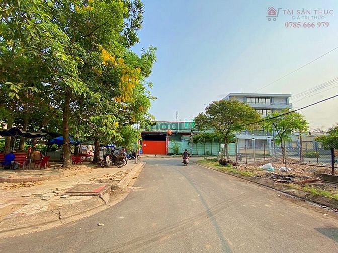 Hình ảnh Đất thổ cư DT lớn ngang 11m - Góc 2 MẶT TIỀN ngay Vạn Phúc City