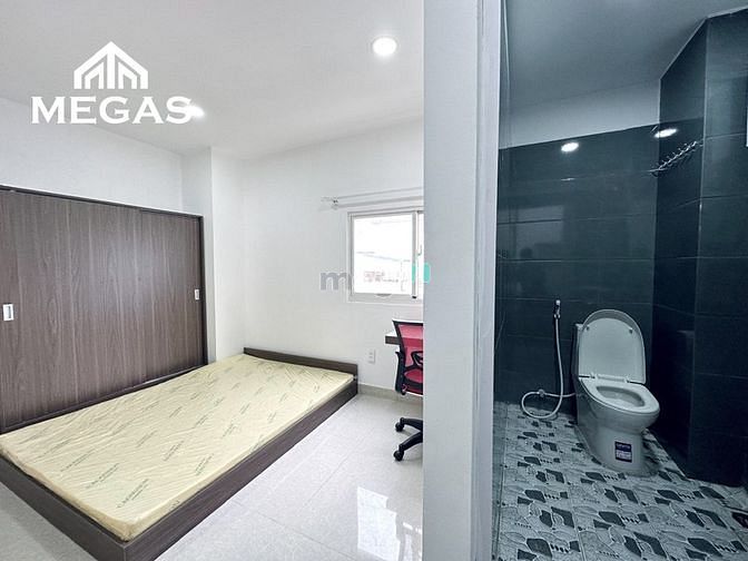 Hình ảnh Cho Thuê Căn Hộ View Kính Full Nội Thất Gần Etown Cộng Hòa.