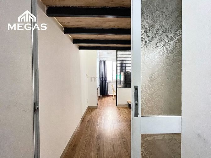 Hình ảnh Cho Thuê Căn Hộ Duplex Tách Bếp Thoáng Ngay Trần Hưng Đạo Quận 1