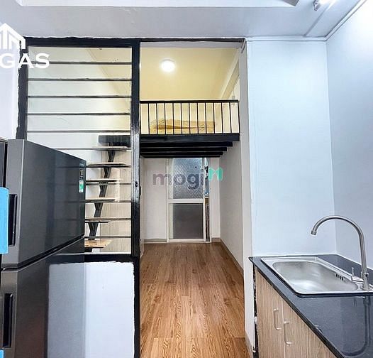 Hình ảnh Cho Thuê Căn Hộ Duplex Tách Bếp Thoáng Ngay Trần Hưng Đạo Quận 1