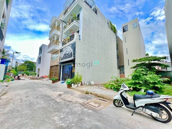 Hình ảnh Bán lô đất góc 4.5x16m hẻm xe hơi 791 KDC Kiều Đàm Quận 7