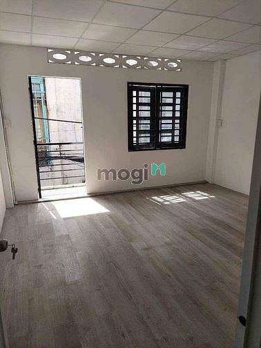 Hình ảnh Sát Mặt tiền - Nhà đẹp ở ngay - Giáp Tân Bình