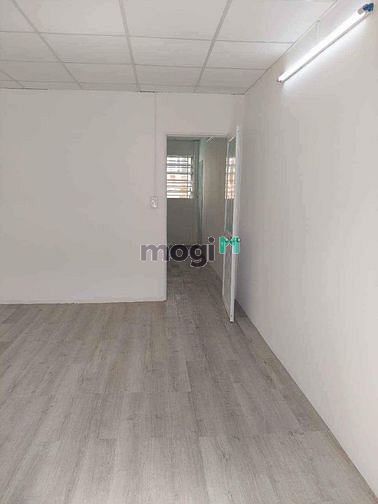 Hình ảnh Sát Mặt tiền - Nhà đẹp ở ngay - Giáp Tân Bình