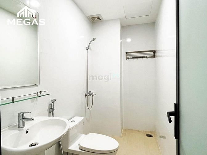 Hình ảnh Duplex mới xây cửa sổ thoáng mát ngay Phú Mỹ Hưng giá sinh viên