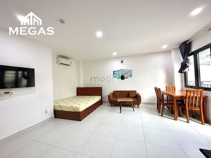 Hình ảnh CĂN HỘ Cao Cấp FULL Nội Thất Ban Công- Ngay Đối Diện ETOWN - Cộng Hòa