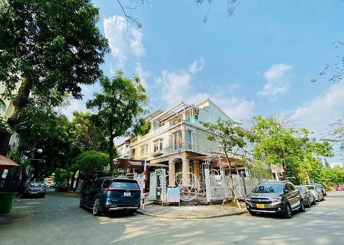 Hình ảnh Cần cho thuê biệt thự sân vườn mỹ giang , phú mỹ hưng Q7