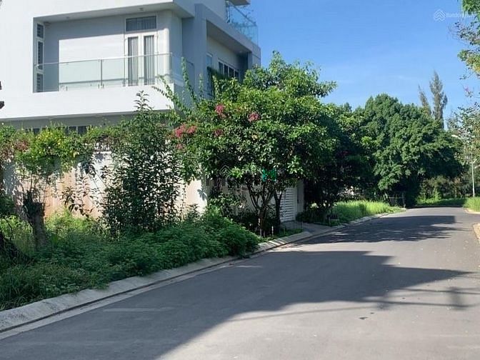 Hình ảnh Chỉ 2tỷ8 đã sở hữu lô 120m2, sổ riêng, Lâm Quang Ky,P.Cát Lái, Quận 2