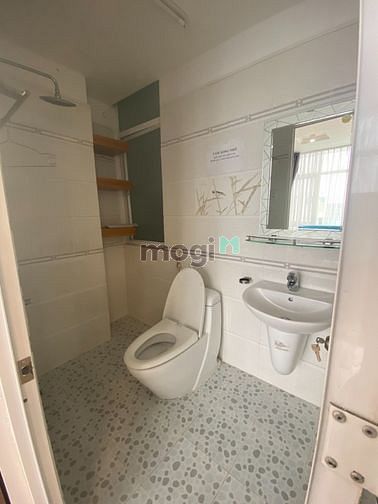 Hình ảnh Mb6623 nạp rút nhanh chóng ban công thang máy sau lưng bệnh Viện Bình Dân Điện Biên Phủ q3