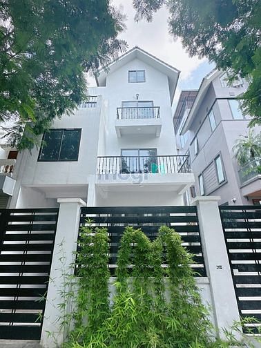 Hình ảnh Cho thuê BT láng Quốc Tế Thăng Long 200/135m2 4 tầng mặt 10m 60 tr/th