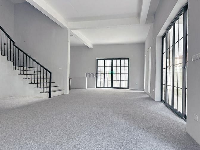 Hình ảnh Cho thuê BT láng Quốc Tế Thăng Long 200/135m2 4 tầng mặt 10m 60 tr/th