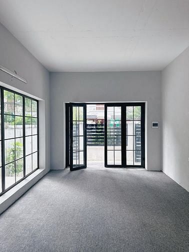 Hình ảnh Cho thuê BT láng Quốc Tế Thăng Long 200/135m2 4 tầng mặt 10m 60 tr/th