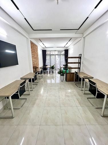 Hình ảnh Cho thuê MTKD 82 Hồng Hà, Tân Bình, 7 Tầng, 525m2 SD, Có TM, KD tự do