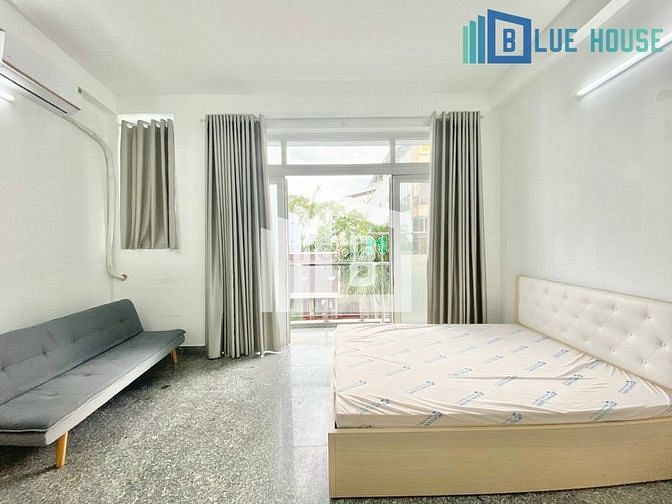 Hình ảnh Phòng mới xây full nội thất cửa sổ lớn ngay CV Hoàng Văn Thụ.