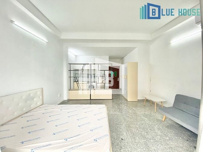 Hình ảnh Phòng mới xây full nội thất cửa sổ lớn ngay CV Hoàng Văn Thụ.