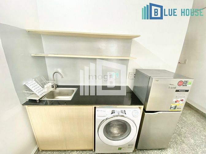 Hình ảnh Phòng mới xây full nội thất cửa sổ lớn ngay CV Hoàng Văn Thụ.