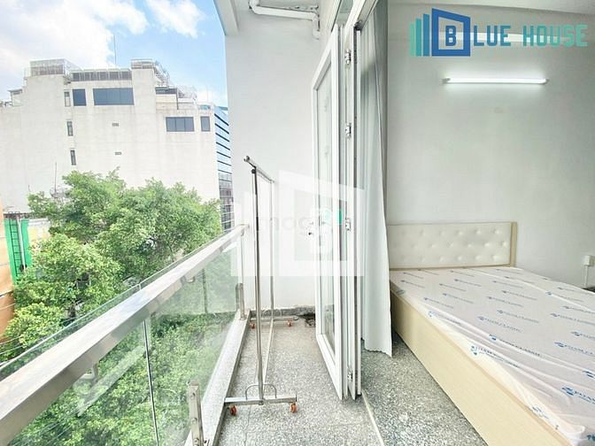 Hình ảnh Phòng mới xây full nội thất cửa sổ lớn ngay CV Hoàng Văn Thụ.