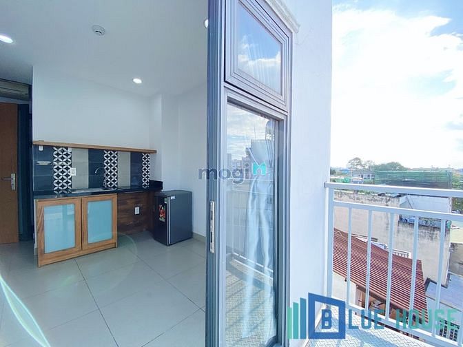 Hình ảnh Phòng mới xây full nội thất cửa sổ lớn ngay CV Hoàng Văn Thụ.