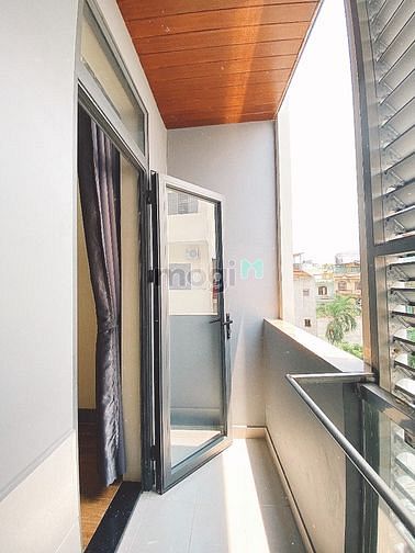 Hình ảnh CHDV sang trọng đầy đủ nội thất bancol lớn nằm ngay etown2 Cộng Hoà.