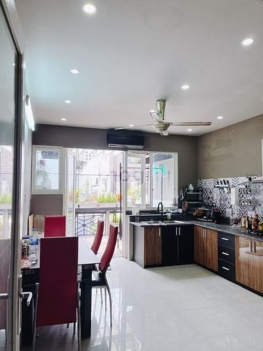 Hình ảnh Cho thuê MTKD Lý Chính Thắng, 4 Tầng, DTSD 440m2, KD tự do