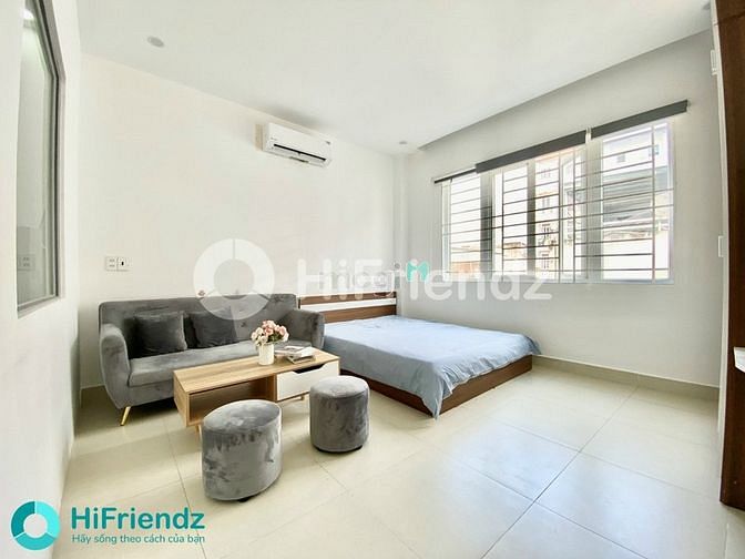 Hình ảnh CHDV 40m2 full nội thất cửa sổ ban công ngay sân bay