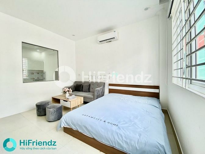 Hình ảnh CHDV 40m2 full nội thất cửa sổ ban công ngay sân bay
